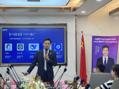 却难以见到本色